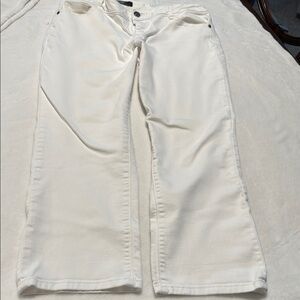 Vera Wang White Ankle Cropped Jeans